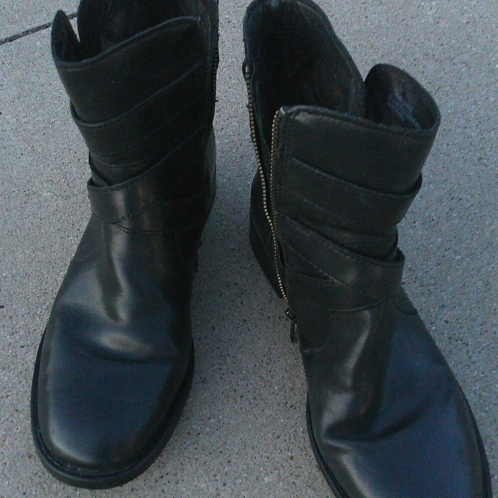 Women's Born McMillian Black Ankle Boots Size 9